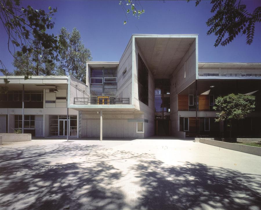 Alejandro-Aravena-Mathematics-School-01
